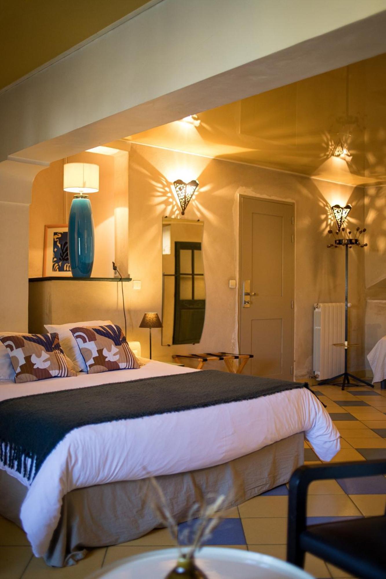 In Provence Hotel - Experience Atypique Venelles Exteriör bild