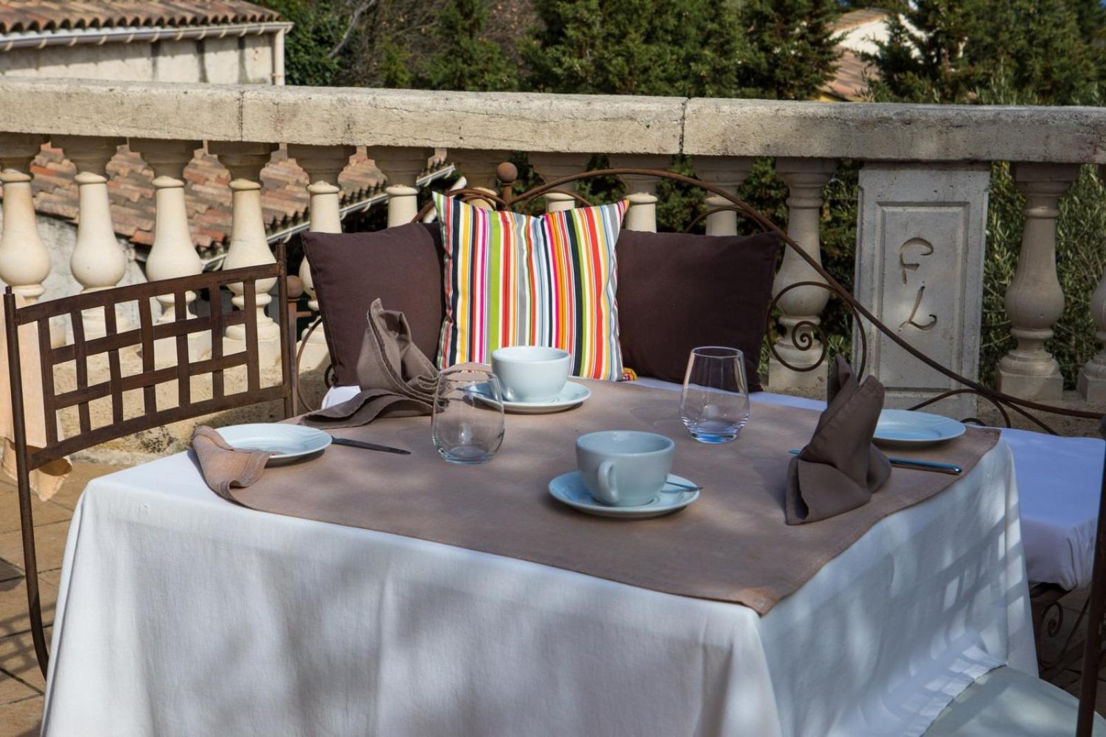 In Provence Hotel - Experience Atypique Venelles Exteriör bild